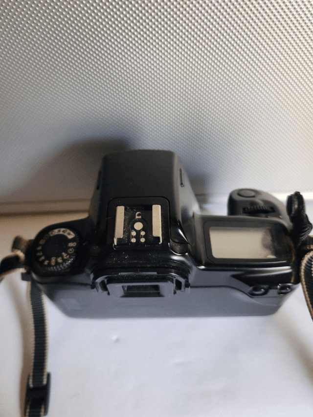 Canon EOS 1000F N